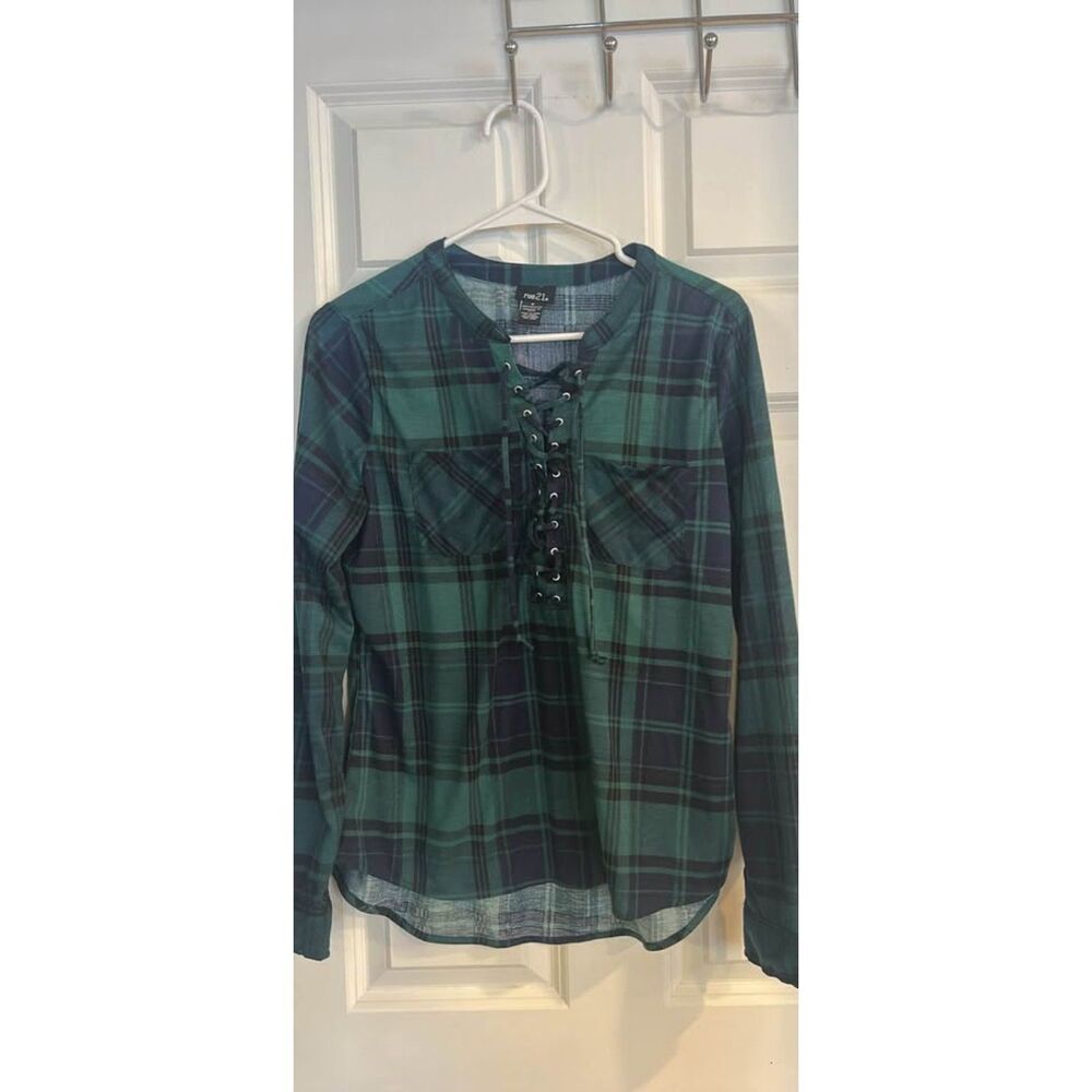 Medium - Picture 2 of 2